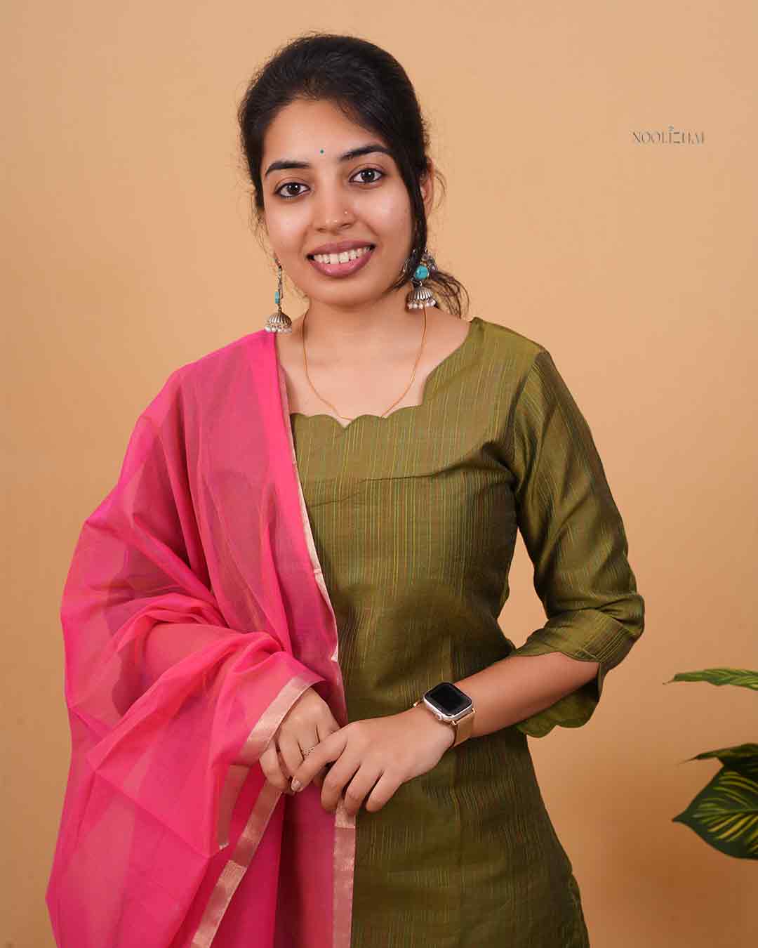 Olive Green Straight Kurti Set with Pink Silk Cotton Dupatta – Elegant Ethnic Wear