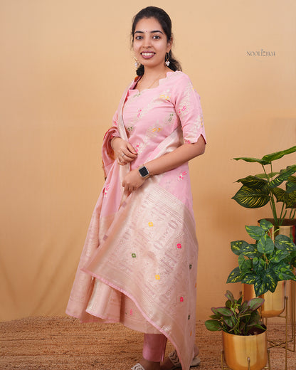 Roja Neela Oviya Kurta Set