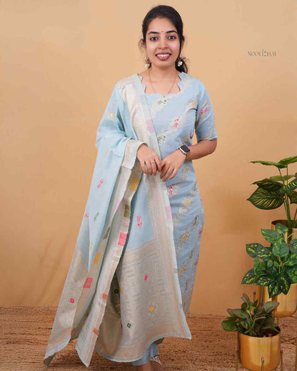 Neela Grace Kurta Set