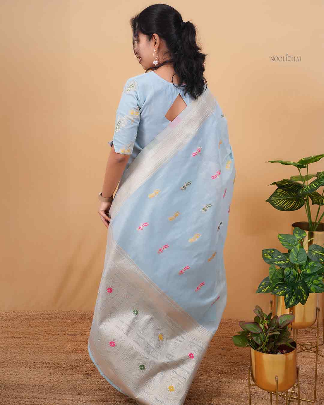 Neela Grace Kurta Set
