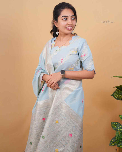 Neela Grace Kurta Set