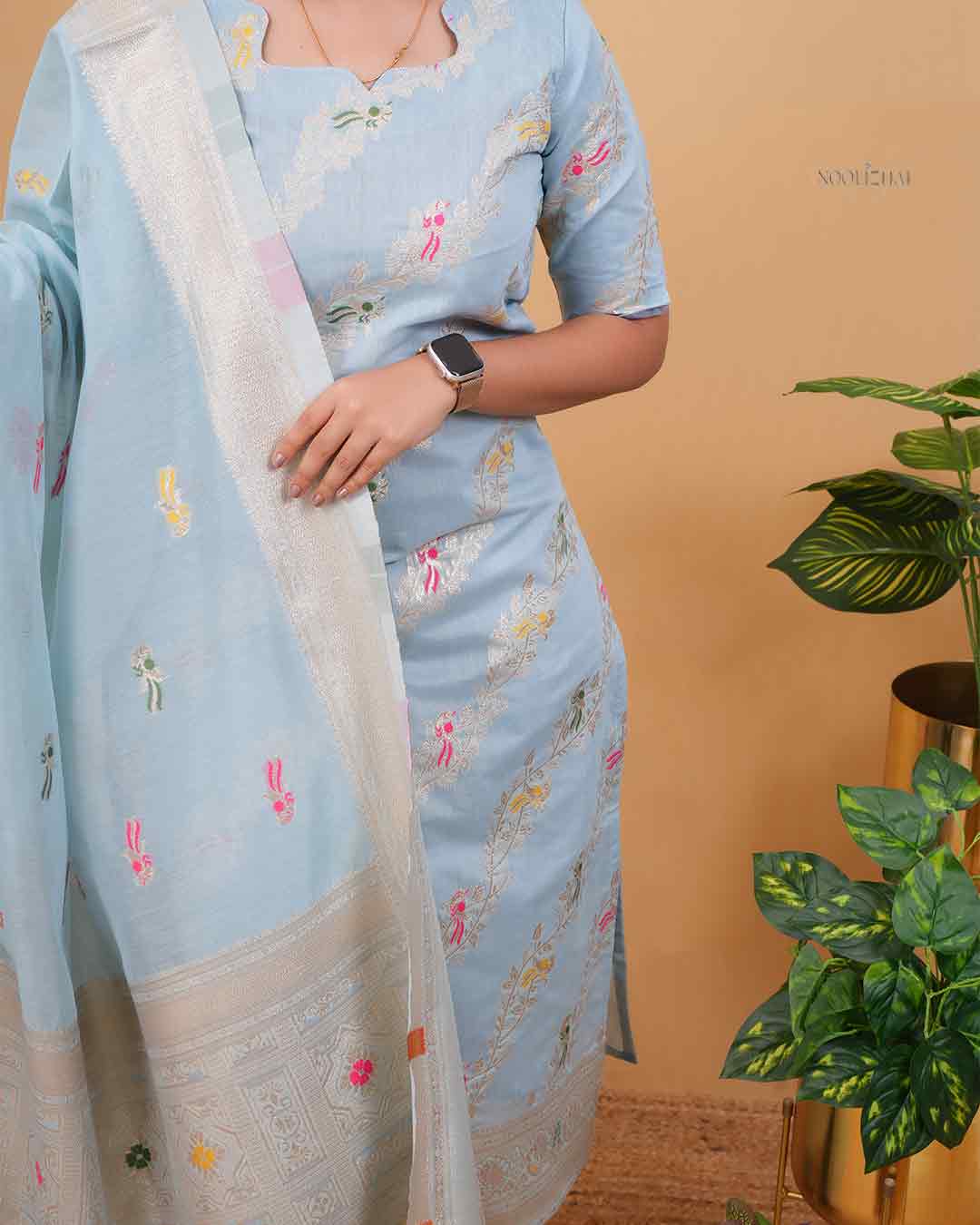 Neela Grace Kurta Set