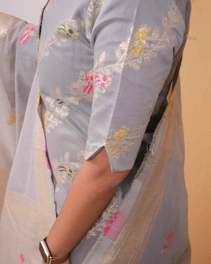 Saambal Neela Aaram Kurta Set
