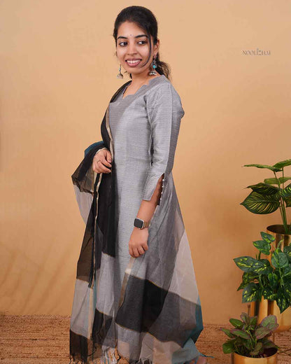 Dove Grey Straight Kurta with Contrast Organza Dupatta