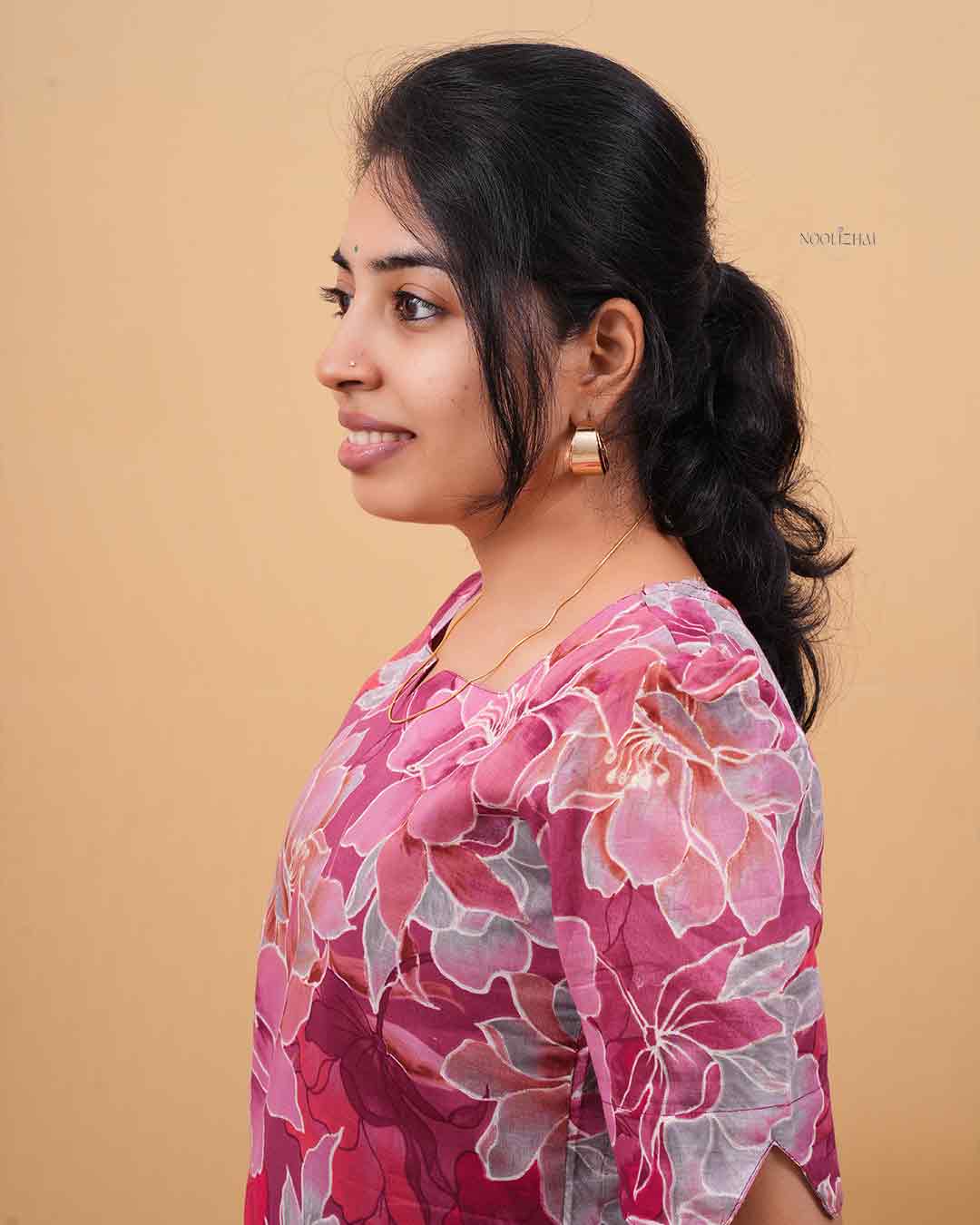 Women’s Pink Floral Print Straight Kurti with Puff Sleeves