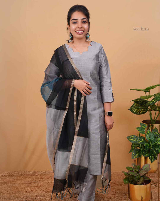 Dove Grey Straight Kurta with Contrast Organza Dupatta