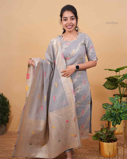 Saambal Neela Aaram Kurta Set
