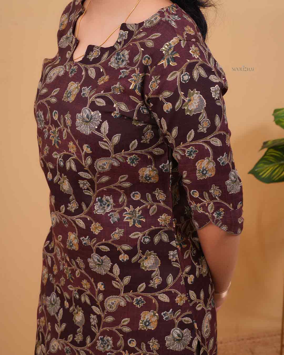 Women’s Classic Floral Cotton Kurti (Brown)