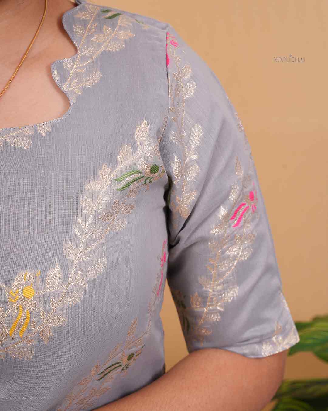Saambal Neela Aaram Kurta Set