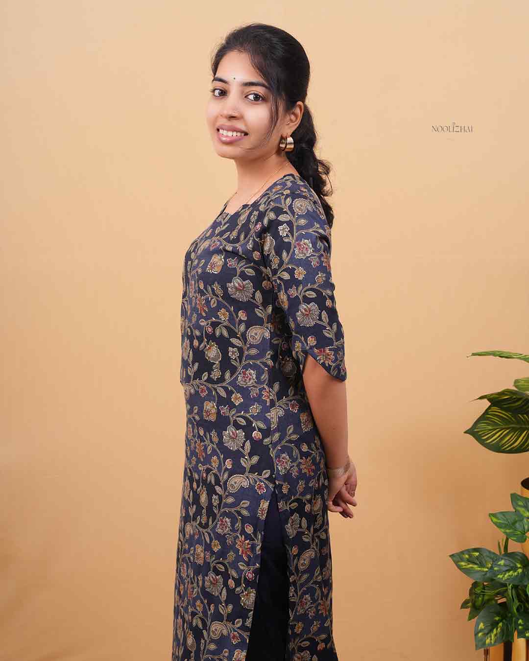 Women’s Classic Floral Cotton Kurti (Navy Blue)