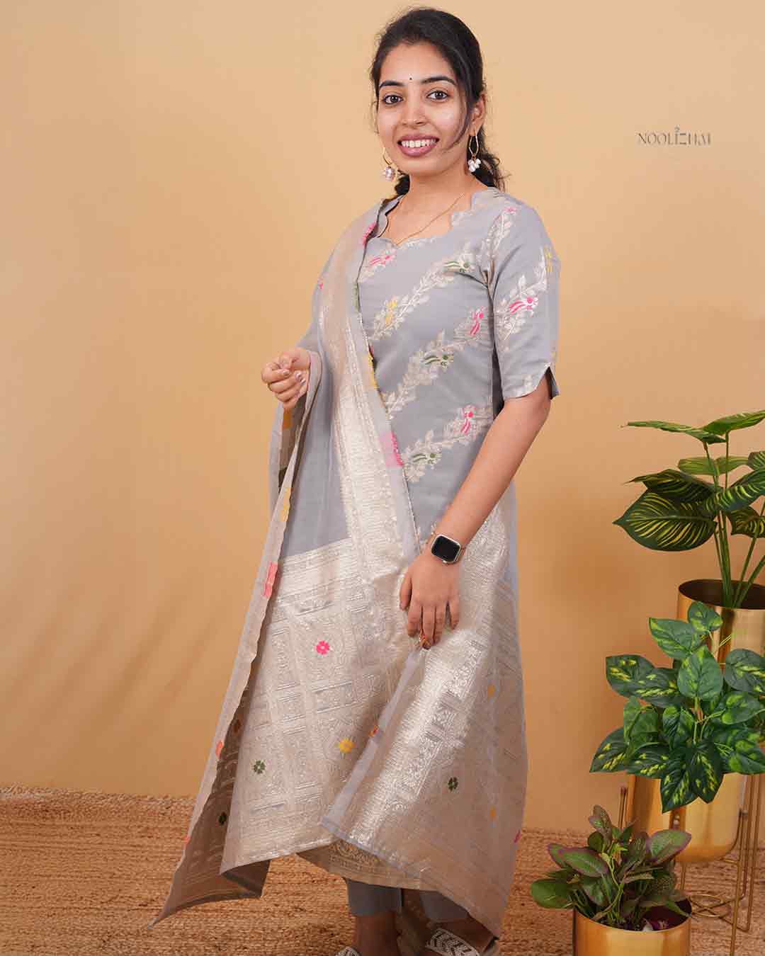 Saambal Neela Aaram Kurta Set