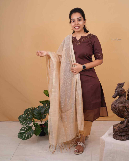 Mann Oviya Kurta Set (Dark brown)