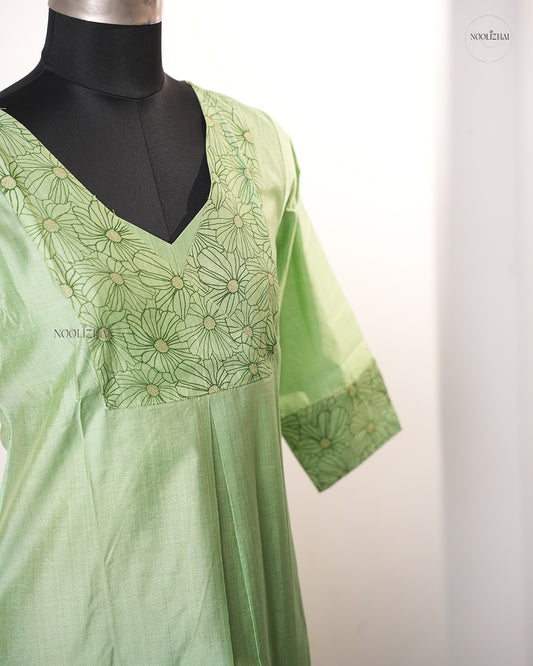 GREEN FLORAL PRINT