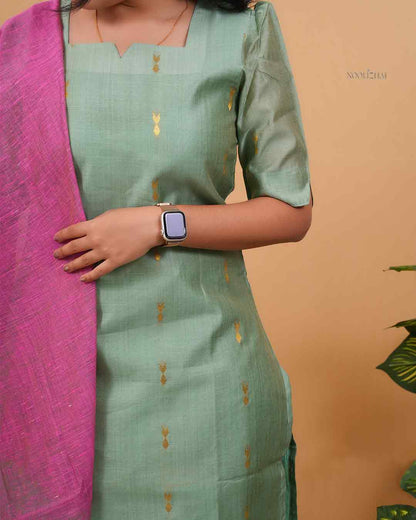Handloom-Style Mint Kurta Set with Dual-Tone Dupatta