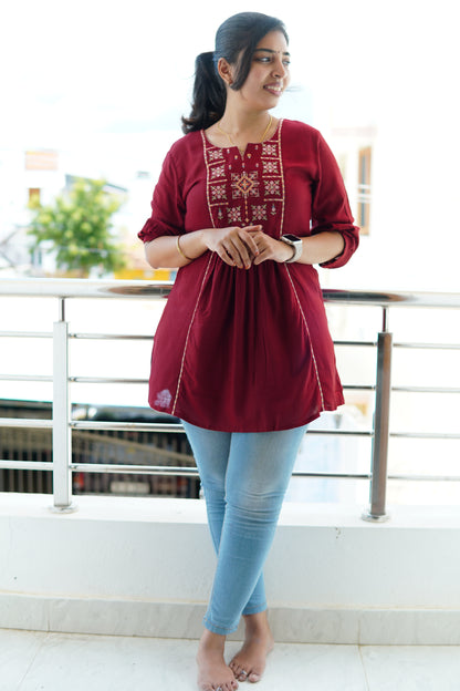SHORT TOP (RED)