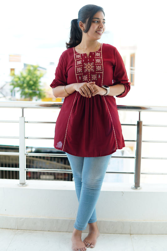 SHORT TOP (RED)